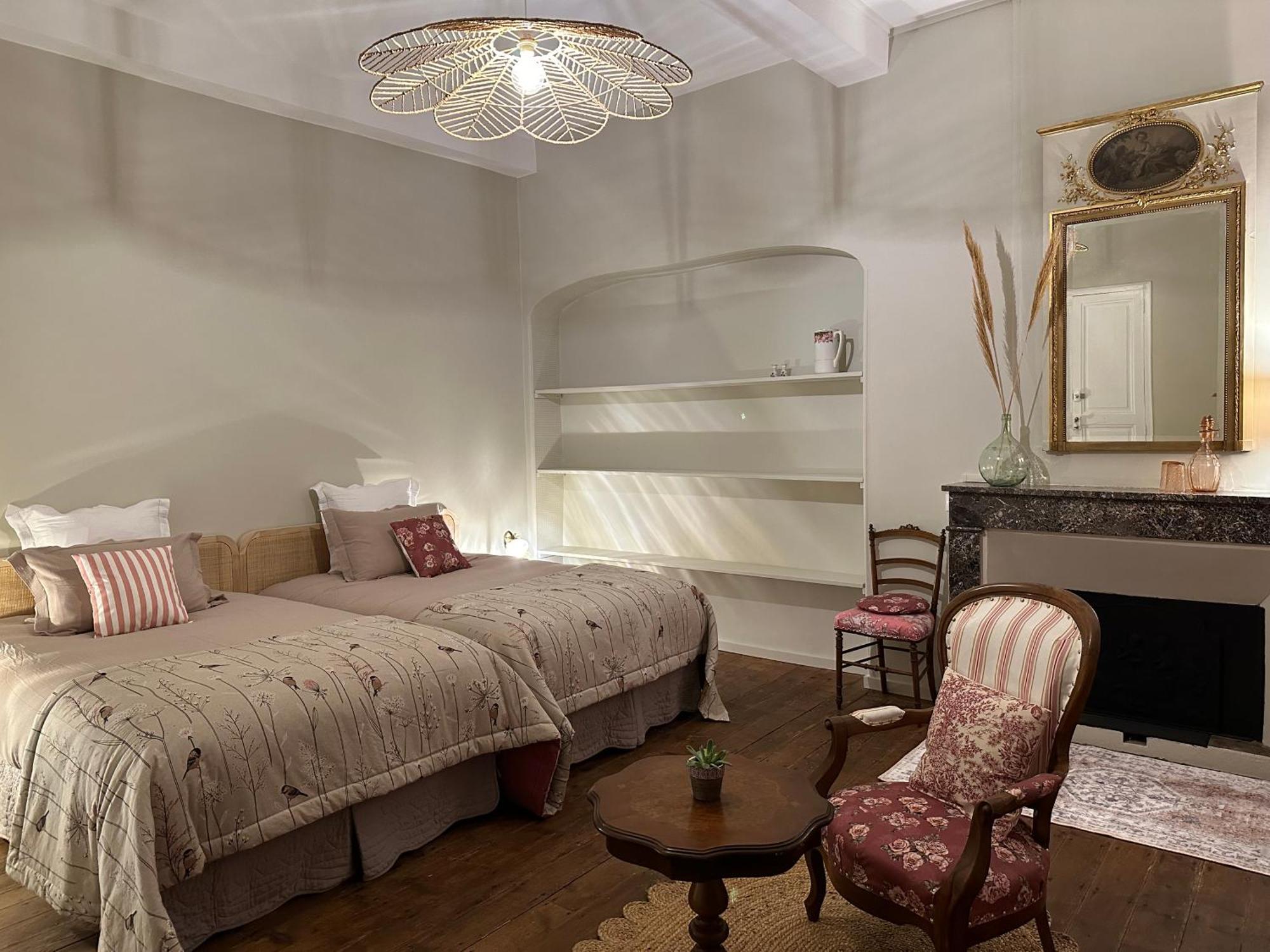 L'Enthousiasme Bed and Breakfast Prades  Δωμάτιο φωτογραφία
