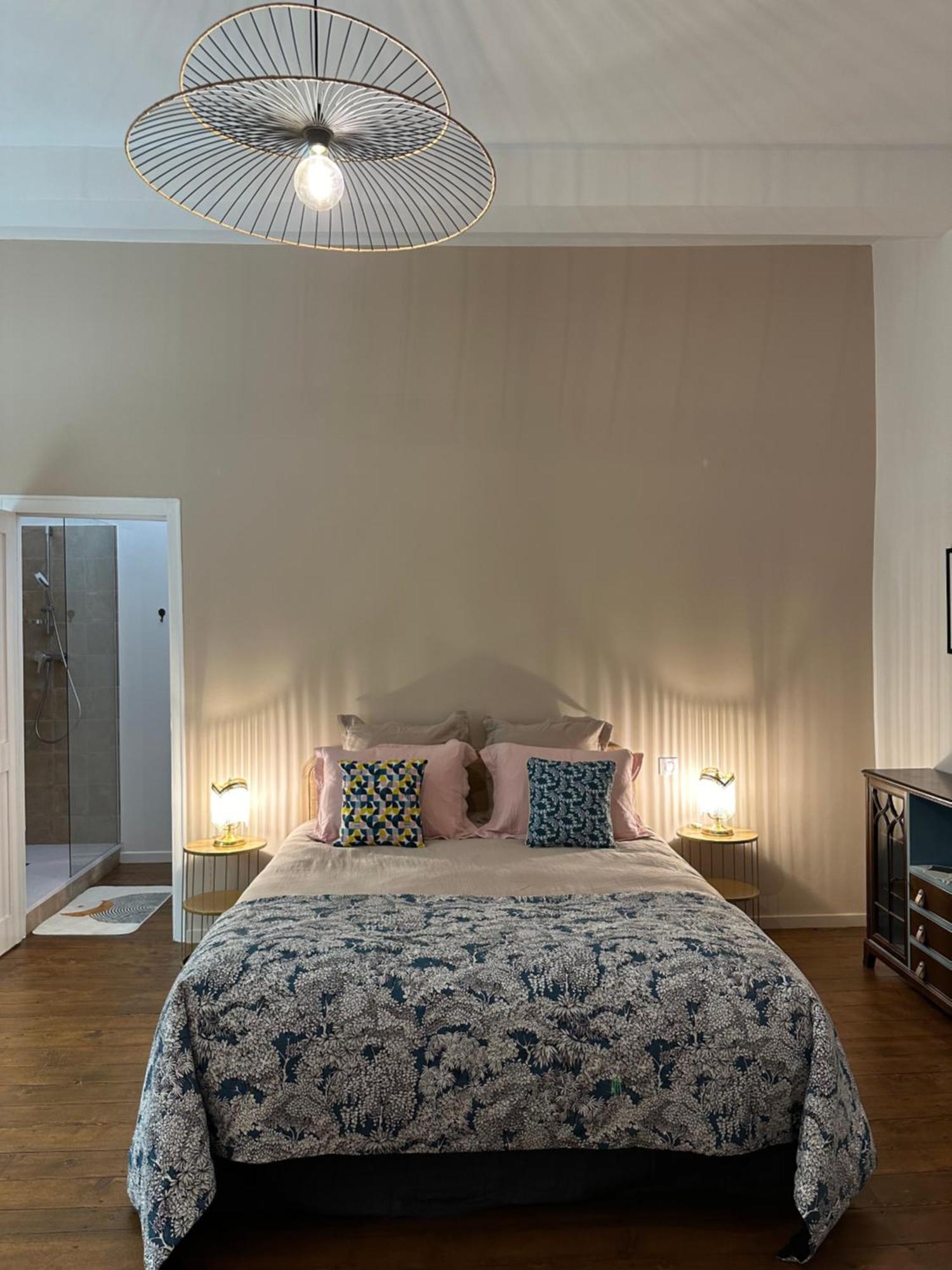 L'Enthousiasme Bed and Breakfast Prades  Δωμάτιο φωτογραφία