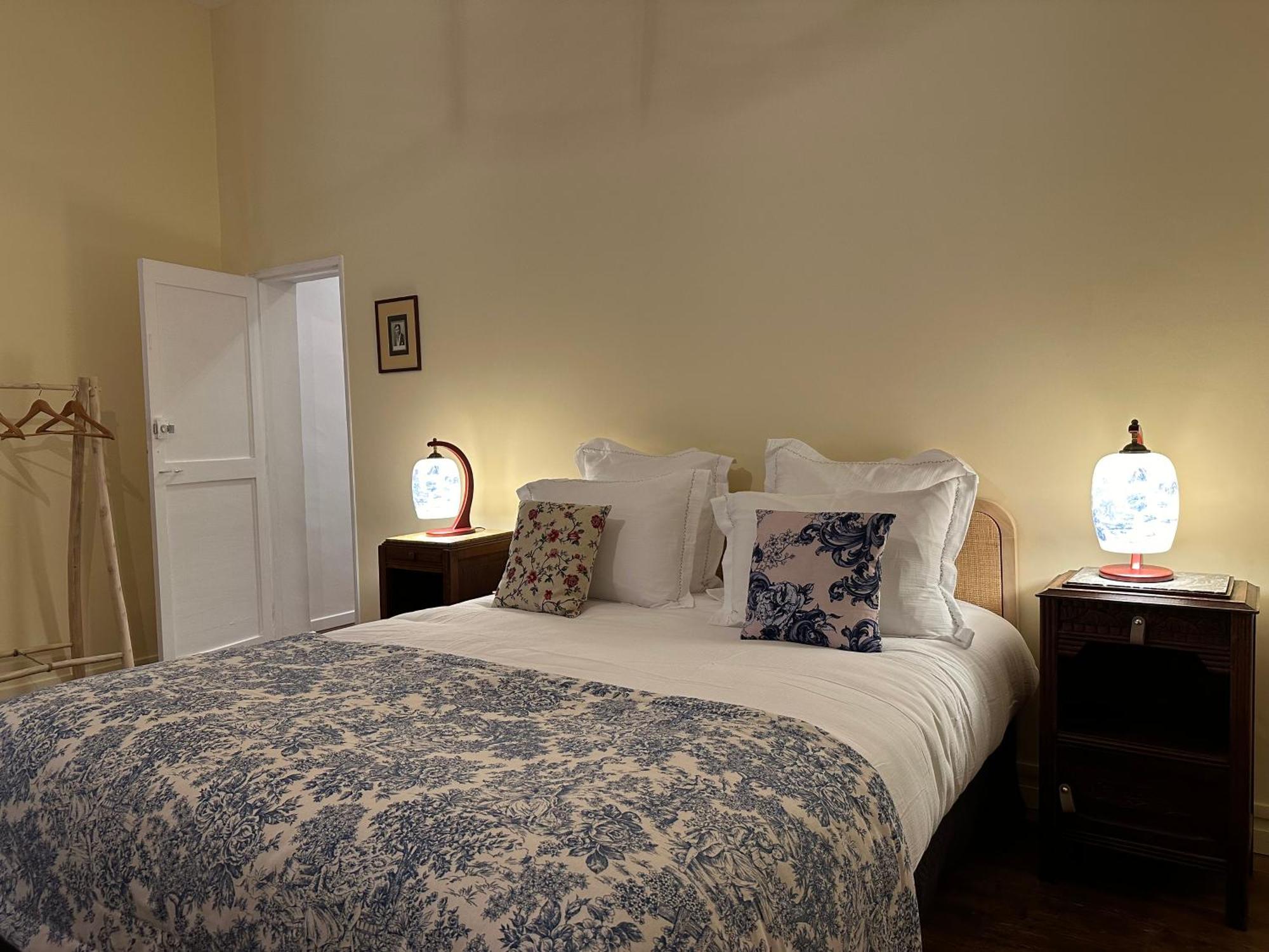 L'Enthousiasme Bed and Breakfast Prades  Δωμάτιο φωτογραφία