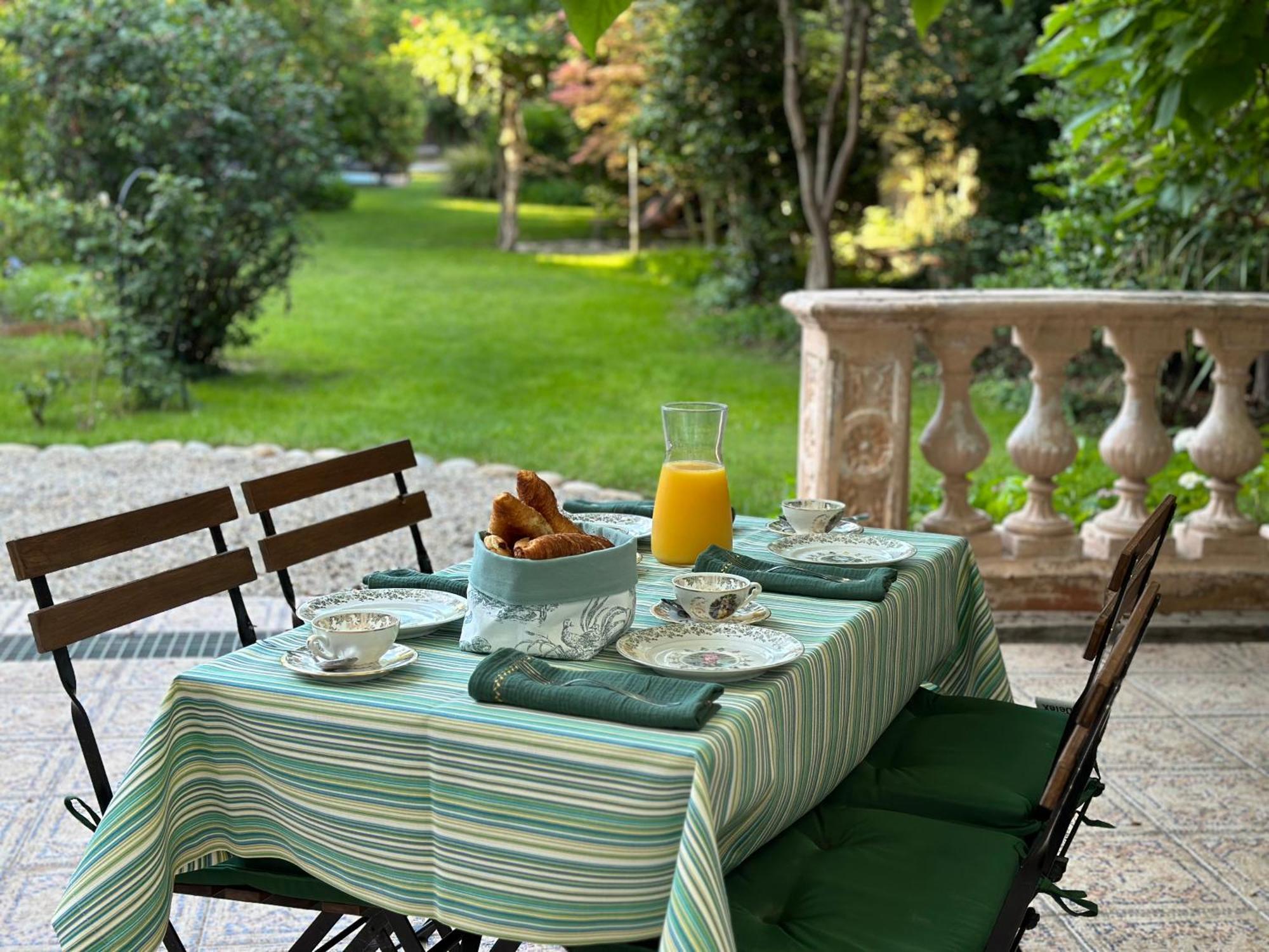 L'Enthousiasme Bed and Breakfast Prades  Εξωτερικό φωτογραφία